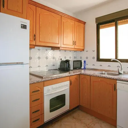2 Bedroom Stunning In *